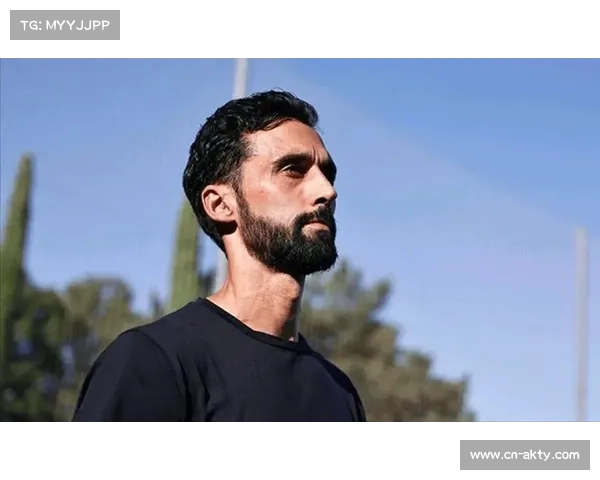 阿尔瓦罗·阿韦洛亚加盟皇马新闻发布会，强调尊重与感激